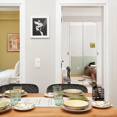 Brand New 2 Bdr Luxury In Centre Apartment