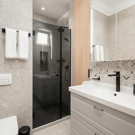 Brand New 2 Bdr Luxury In Centre * Sofía